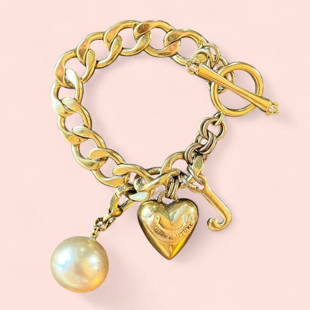 Gold Charm Bracelet with Heart and Pearl